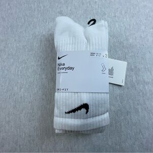 Nike Men’s Everyday Crew Socks  Cushioned Training Socks 3 Pack Size:Large White